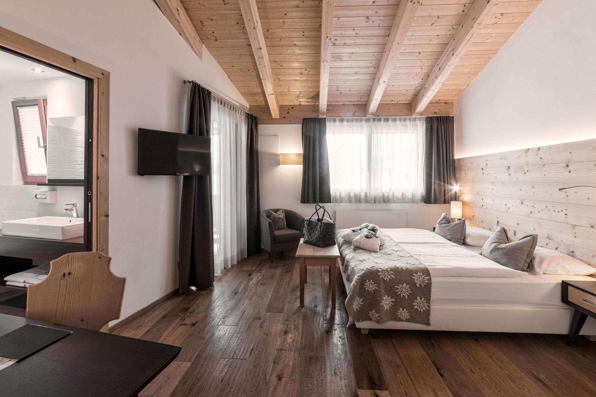 Hotel Ciasa Soleil Ла Вилла Экстерьер фото